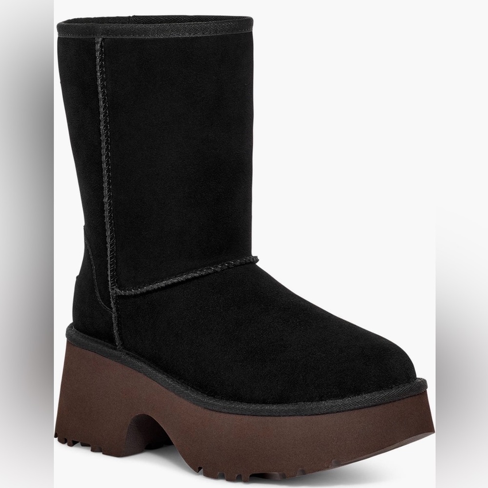 UGG®
Classic New
Heights Short
Boot (Women)(NWB)